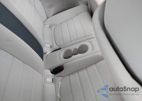 2021 Mercedes-Benz C 300 Coupe z USA, uszkodzony, nr VIN W1KWJ8DB3MG067115